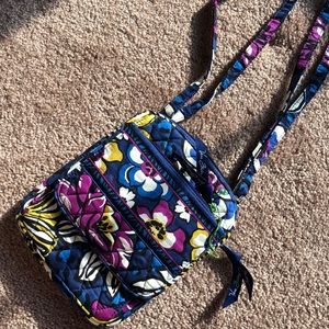 Small Vera Bradley crossbody purse